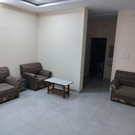 Shiv Shakti Homestay ウッジャイン エクステリア 写真