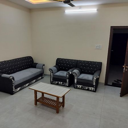 Shiv Shakti Homestay ウッジャイン エクステリア 写真