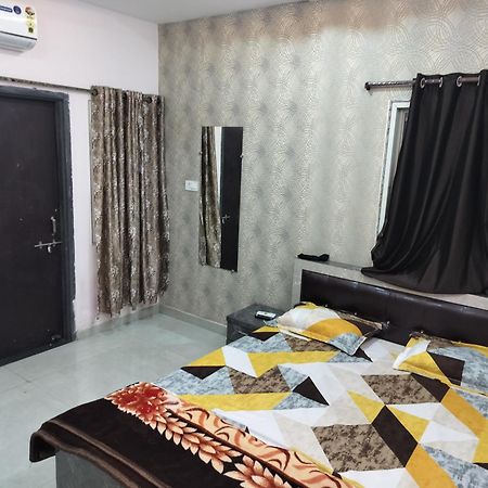 Shiv Shakti Homestay ウッジャイン エクステリア 写真